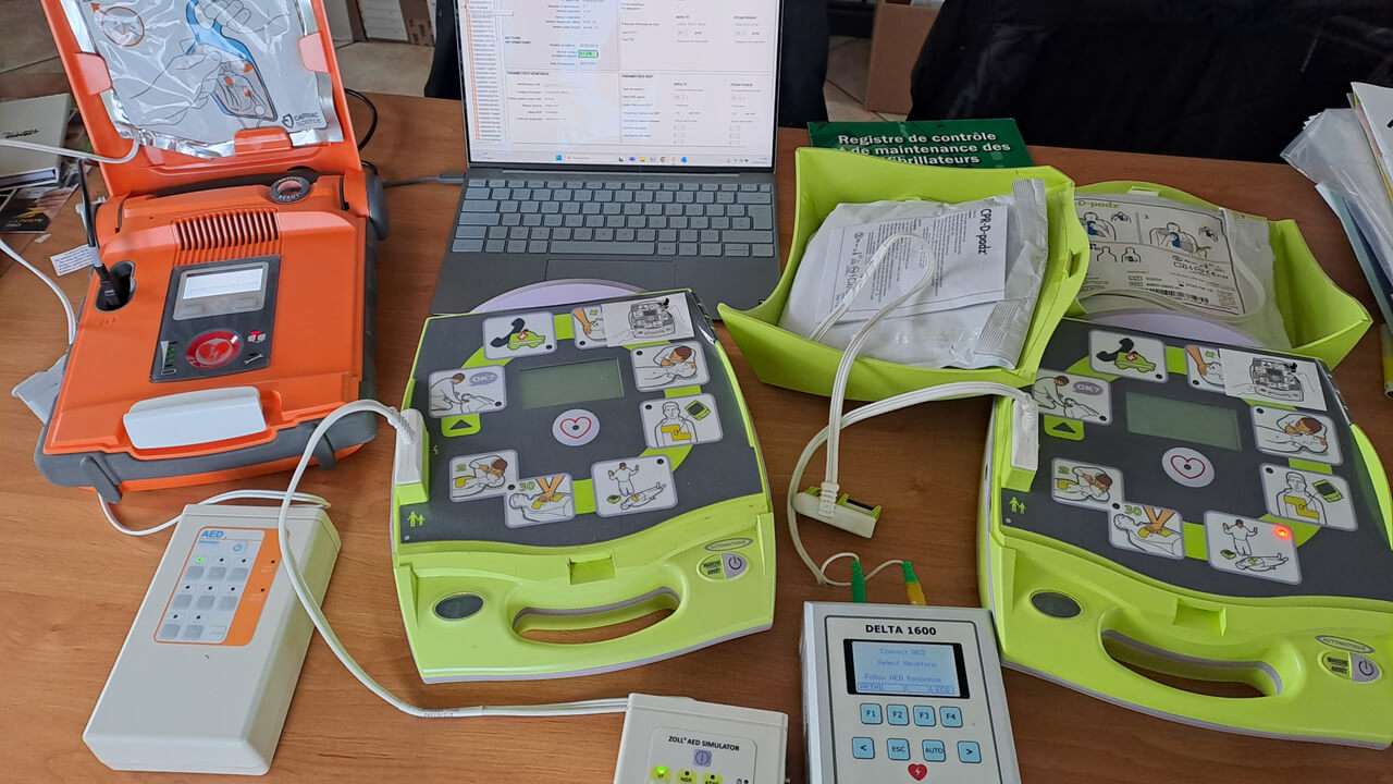Défibrillateur automatisé externe (DAE)